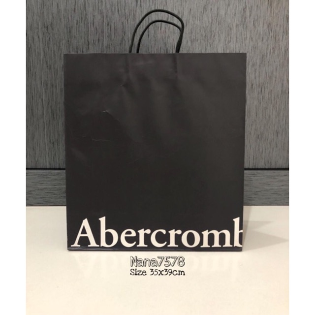 

Abercrombie and fitch paperbag M