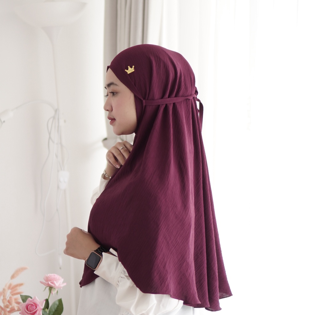 Jilbab Bergo [Crincle Airflow Premium] Ukuran 75 x 90 cm / Kerudung Instan By Glamour Hijab-Maroon