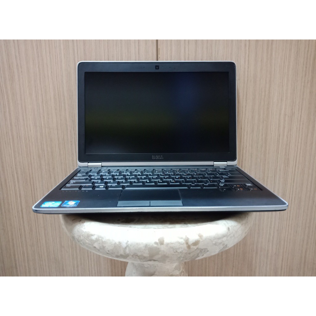 Dell Latitude E6220 Core i7 - Ram 4GB - HDD 320GB - 12 Inch Mulus Bergaransi