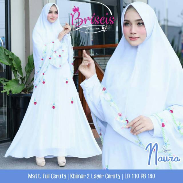 Naura Syar'i gamis putih