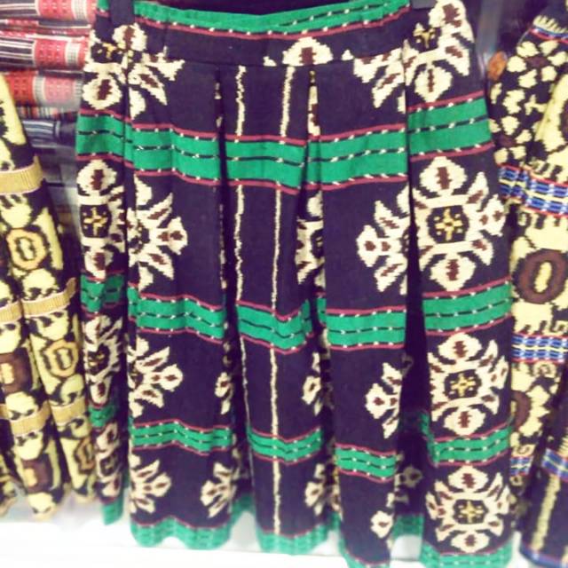 Rok Tenun Motif Asli NTT