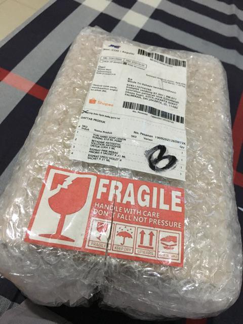 Kispray Pink Merah Amoris 4 Sachet X 21 Ml