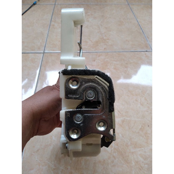 DOOR LOCK PINTU DEPAN KANAN MITSUBISHI  XPANDER CROSS