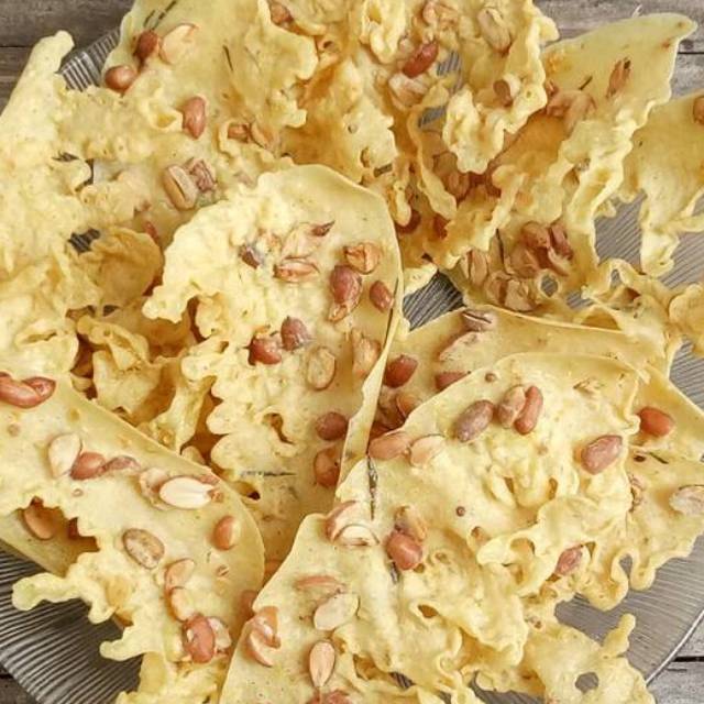 

Peyek kacang gurih