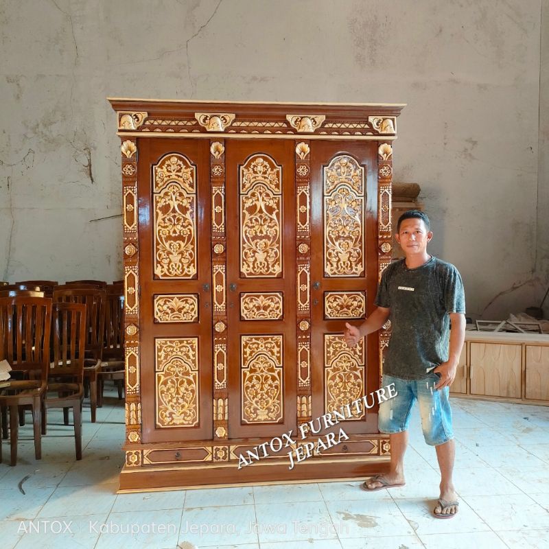 lemari pakaian jati ukiran gebyok mebel Jepara/Furniture jepara