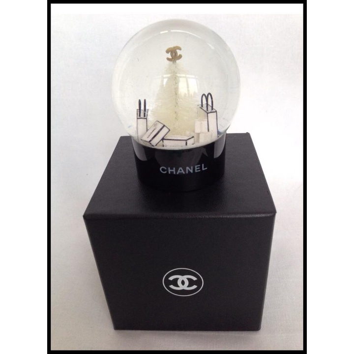 Chanel Snow Globe White Christmas Tree Vip Gift Authentic / Souvenir