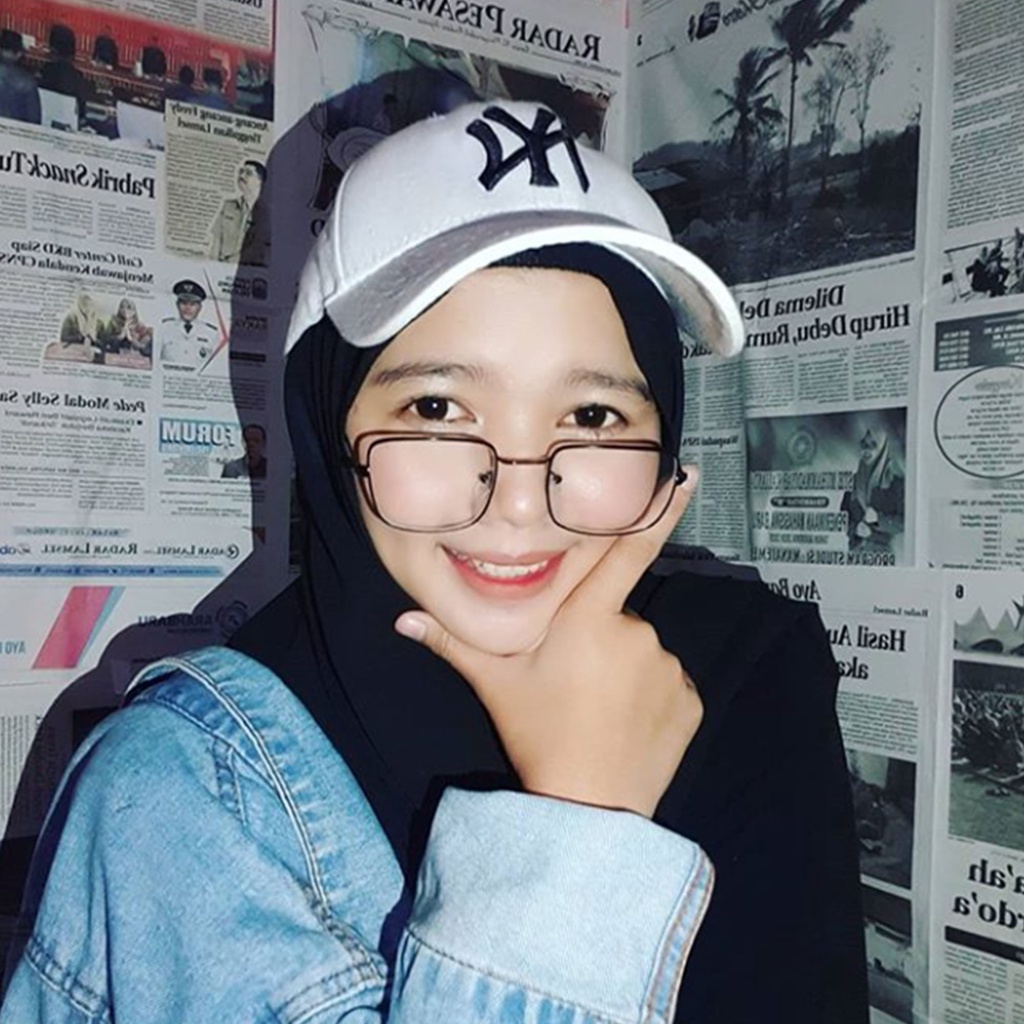 Kacamata Hitam Frame Besi Kotak Gaya Wanita Milenial Fashion Sungglasess Kacamata bening Kotak