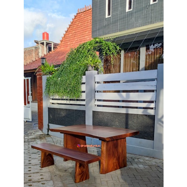 meja makan kayu trembesi solid