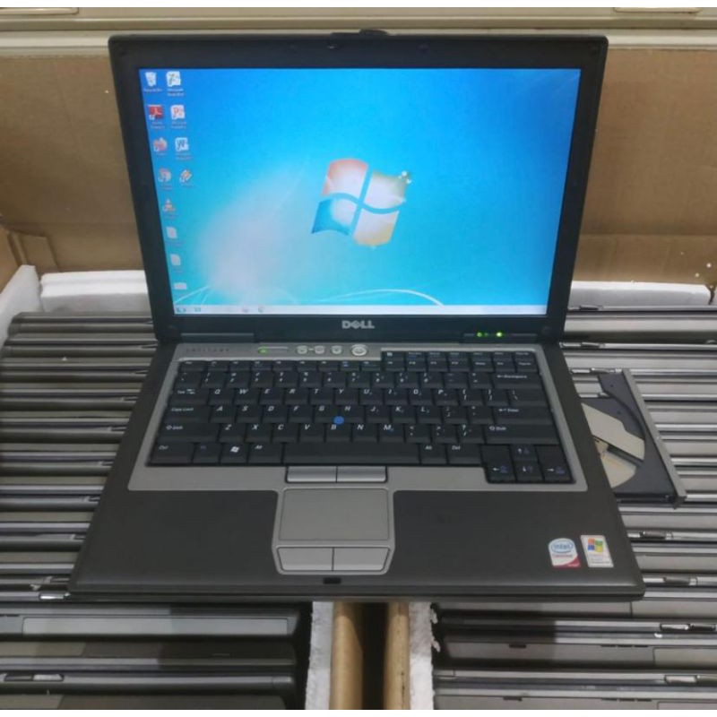 PROMO TERMURAH LAPTOP DELL LATITUDE D620/D630 E6400 RAM 4 GB SSD 256 MULUS BERGARANSI