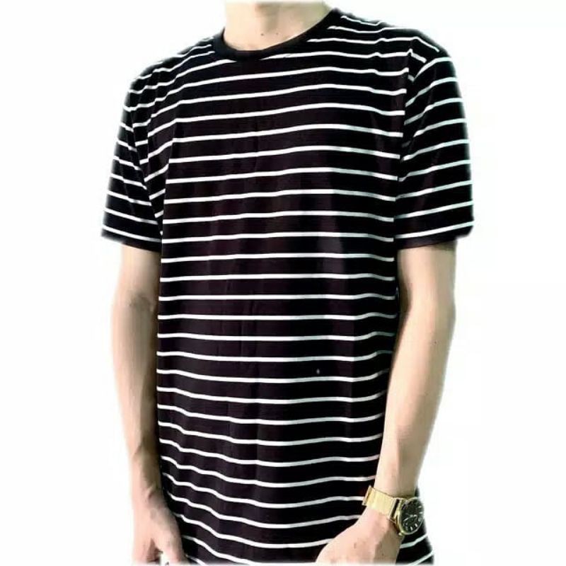 kaos Stripe pendek