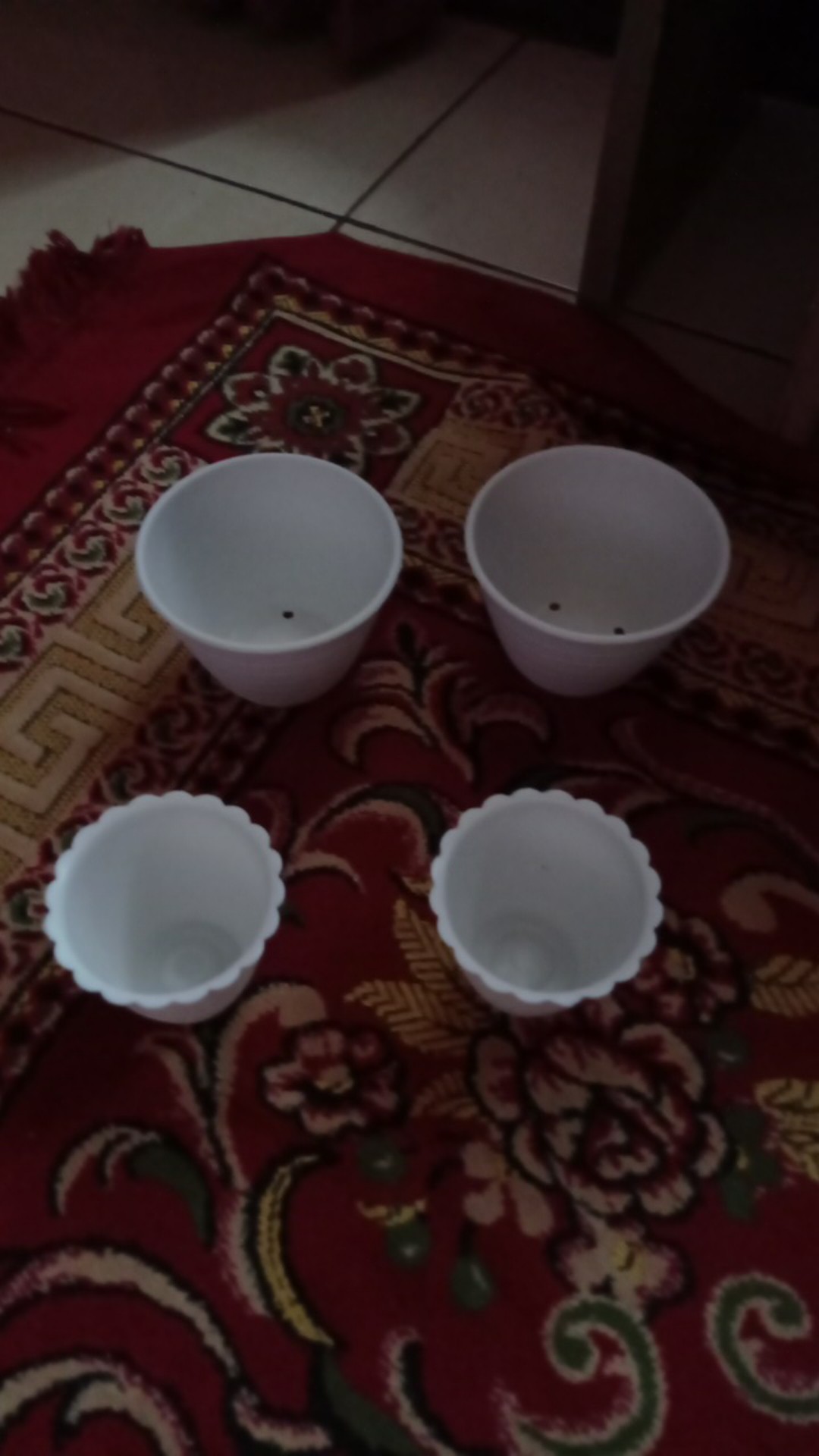 Pot Bunga Tawon Mdn 10 Putih / Mirip Pot Tawon 10 Lubang Vas Bunga Hias Plastik