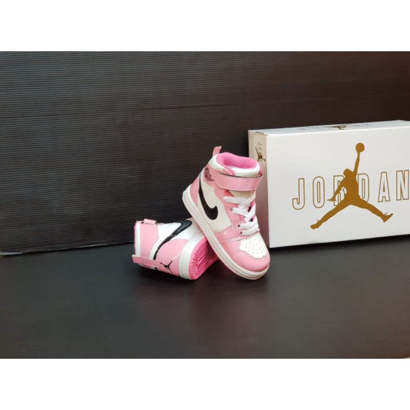 sepatu bayi laki laki dan perempuan size 19-26 high jordn