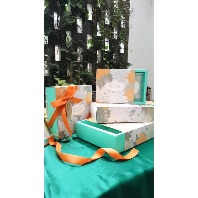 

[COD] BOX KUE, HAMPERS TEMA LEBARAN/ IDUL FITRI UKURAN 23x23x7 cm [COD]
