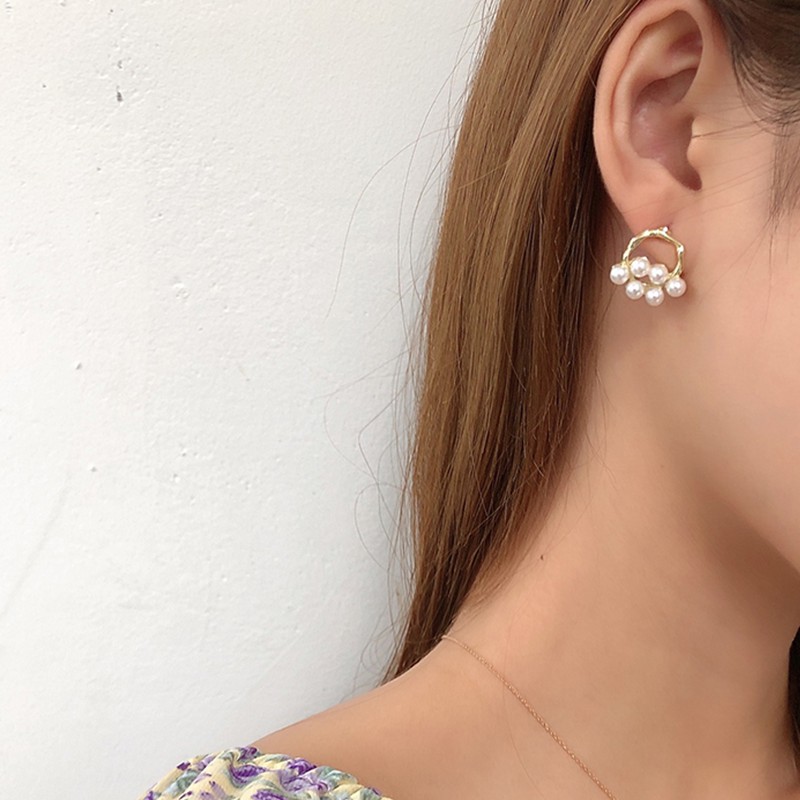 Anting Tusuk Mutiara simple Elegan Untuk Wanita