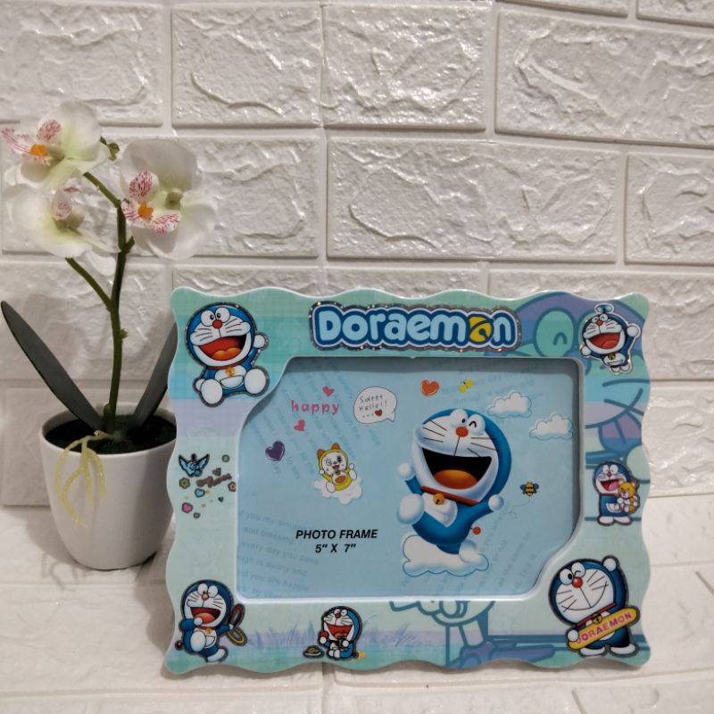 FRAME FOTO/BINGKAI FOTO/FIGURA KARAKTER 3R Doraemon