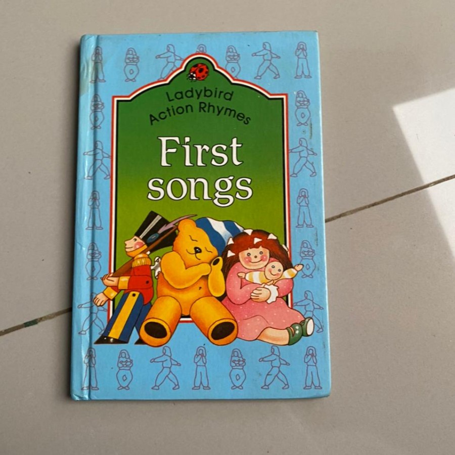 Buku Anak Ladybird Action Rhymes First Songs