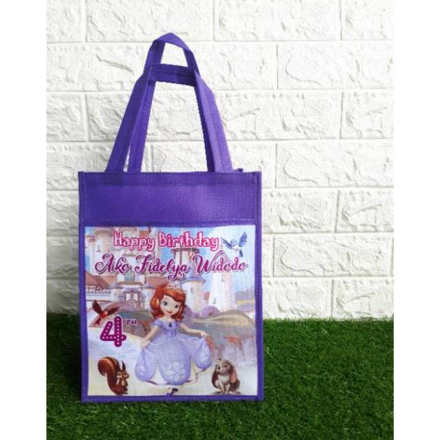 

Goodiebag/tas ultah sofia