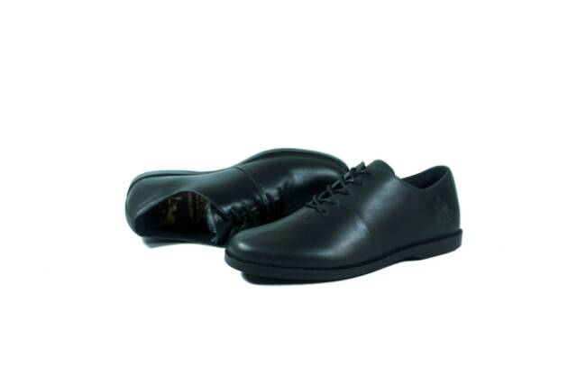 SEPATU  FORMAL KULIT ASLI WOLF MALAMUT LOW BLACK