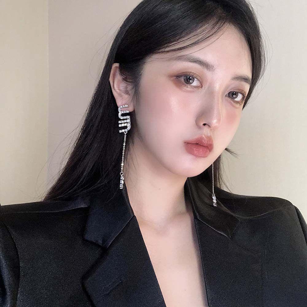 Needway Menjuntai Anting-Anting Aksesoris Telinga Temperamen Huruf Gadis Hadiah Perempuan Berlian Imitasi Korea Earrings