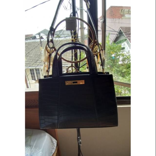 TAS WANITA MERK MANGO