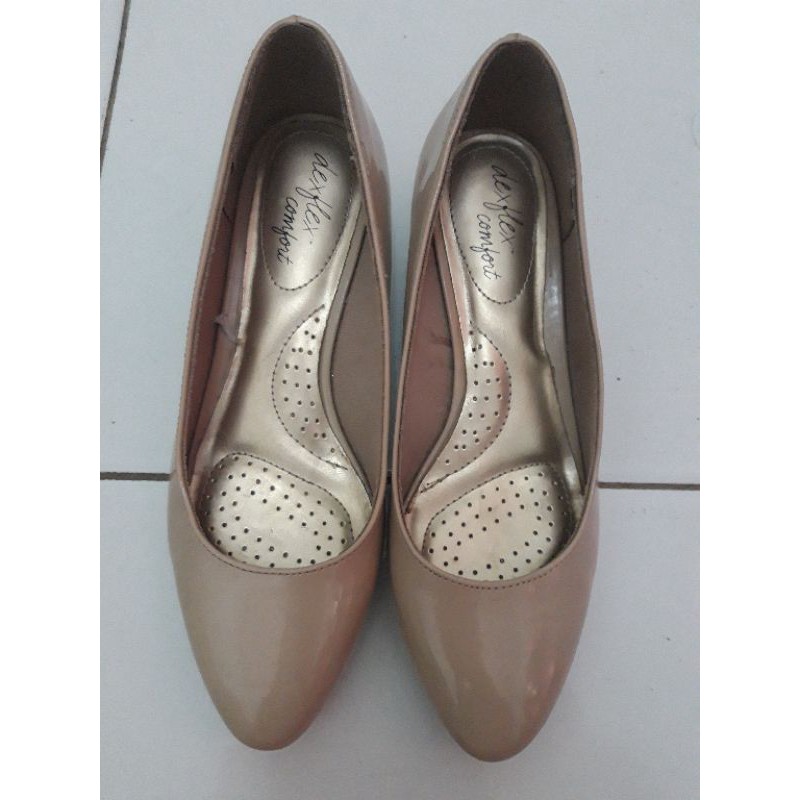 Preloved Wedges Payless by dexflex comfort