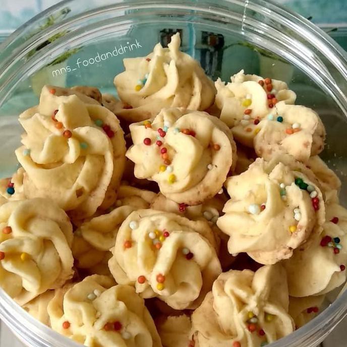 

TOPLES 500GR KUE KERING HOMEMADE SAGU KEJU WIJSMAN HALAL RENYAH ENAK