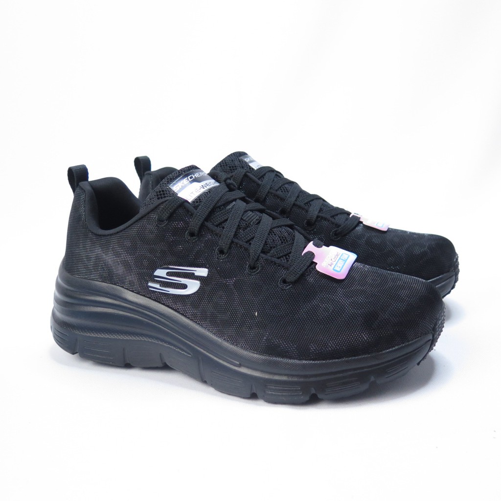 skechers hitam