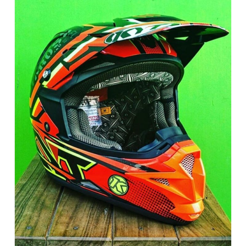 KYT Cross Over Step Up