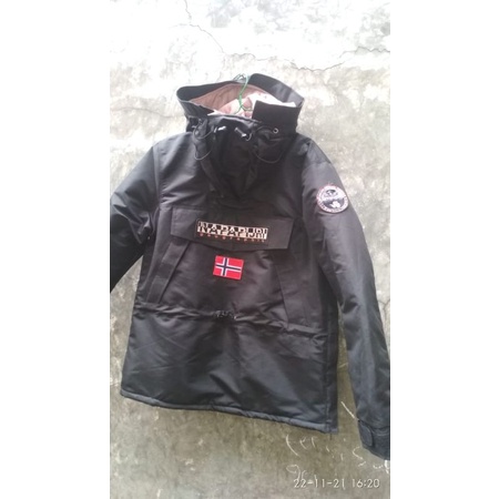 JAKET NAPAPIJRI  LOKAL