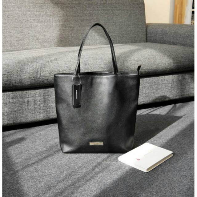 PROMO  BCBG MAXAZRIA SHOULDER BAG