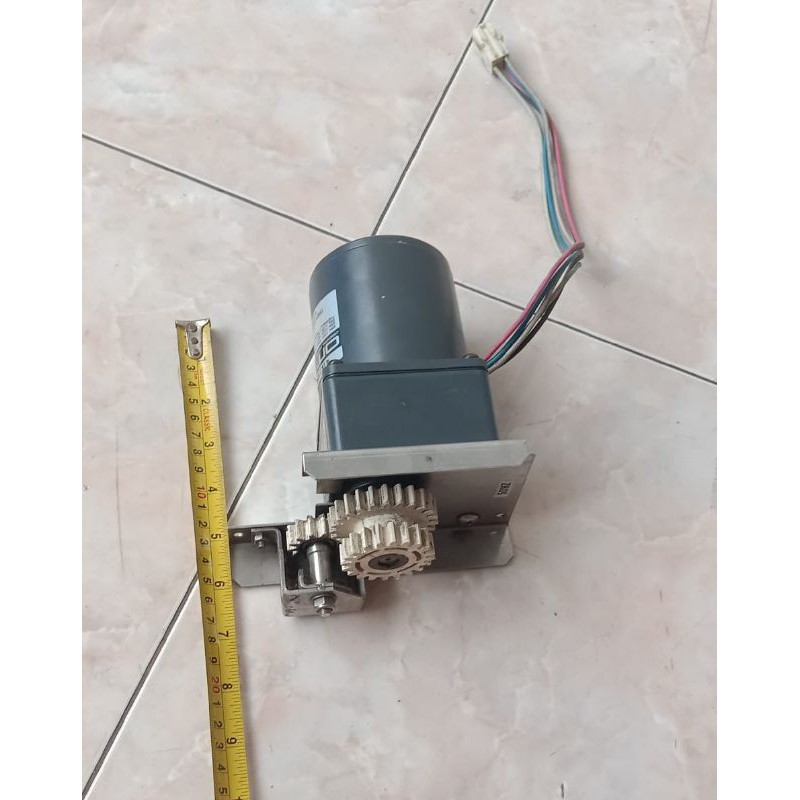 Oriental Motor Gearbox 115 Ac 25W Ratio 1:90