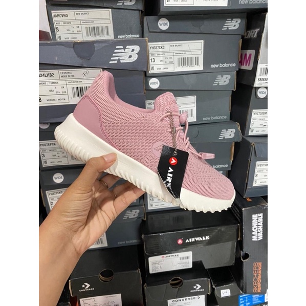 sepatu sport station