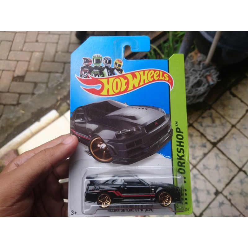 hotwheels nissan skyline r34 hitam