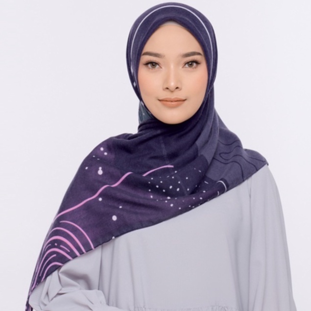 ZM Zaskia Mecca - Maura Navy Scarf Kerudung Segi Empat Wangi Water Splash