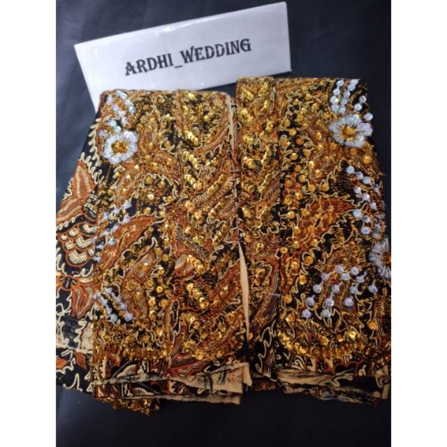 Sepasang jarik wiru payet