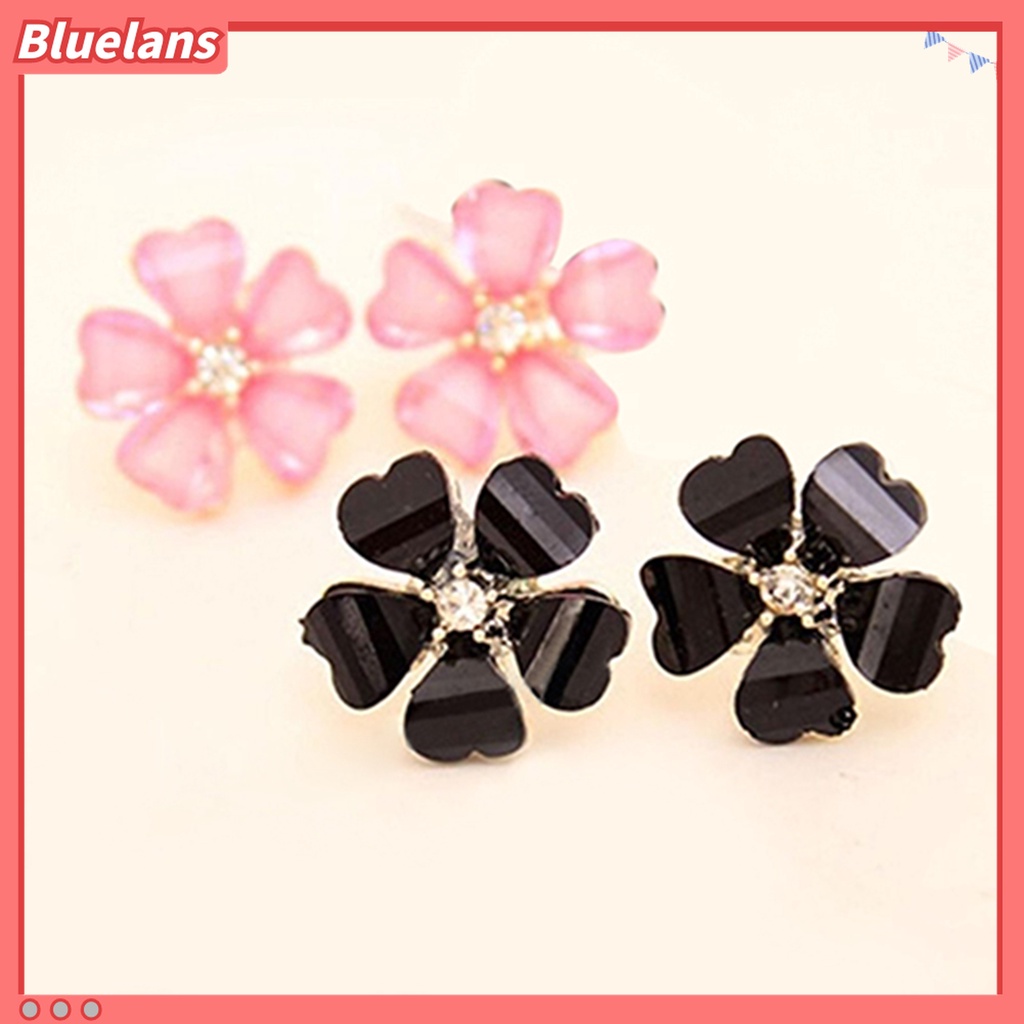 Anting Stud Berlian Imitasi Bentuk Kelopak Bunga Bahan Alloy Untuk Wanita