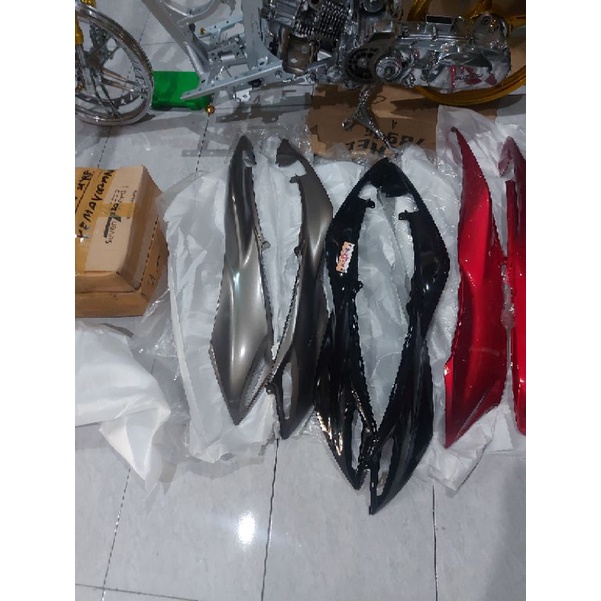 body belakang suzuki skydrive original hitam titanium merah sgp ori
