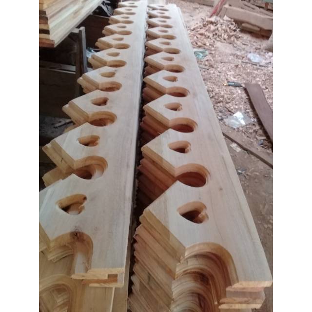 Lisplang kayu motif betawi