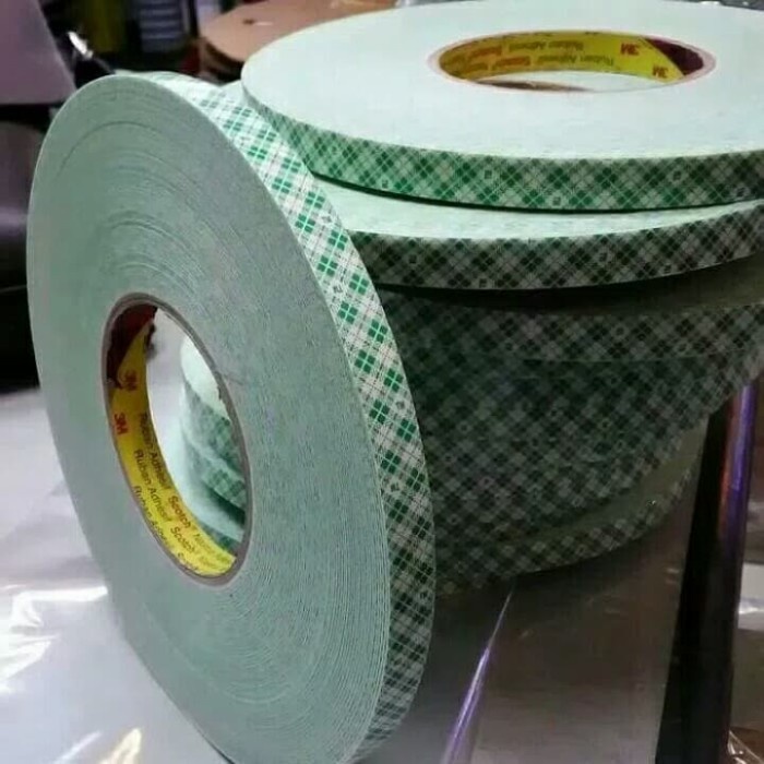 

Gaya 3M Double Tape 4032 Kaca / Tembok / Dabel Tip 3M 4032 12 Mm X 25 Mtr Trendi