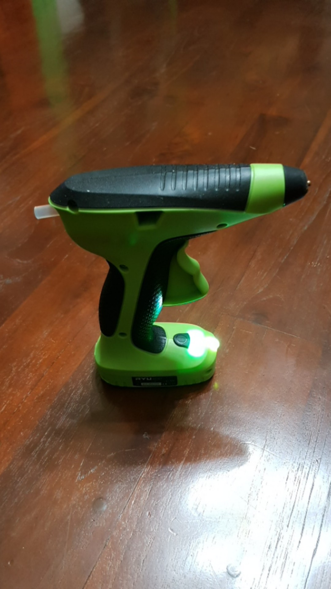 Ryu Rcg7 Cordless Glue Gun 7mm Mesin Lem Bakar Tembak Rcg 7
