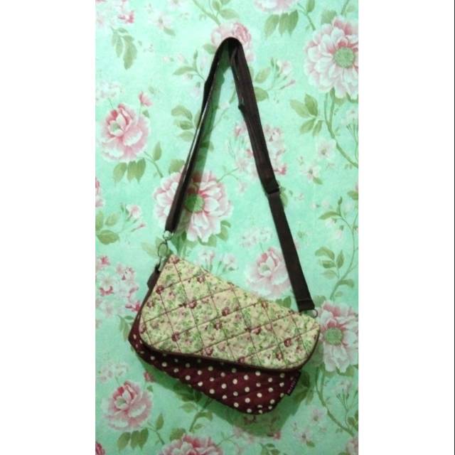 Preloved Tas Slempang Wanita Bunga Bunga
