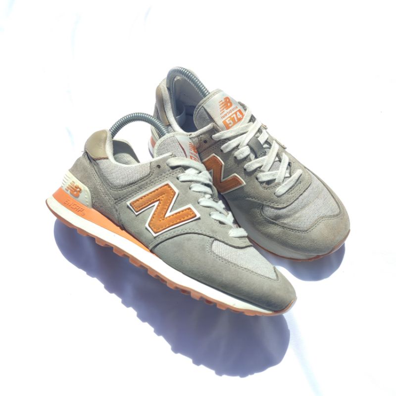 SEPATU SECOND ORIGINAL NEW BALANCE 574 GREY ORANGE