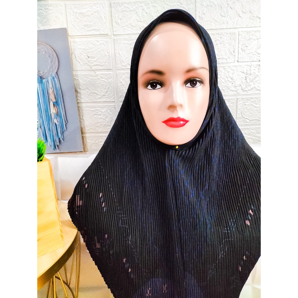 Kerudung Segi Empat Plisket Azara Motif Kurang Lebih Ukuran 110 x 110 Cm