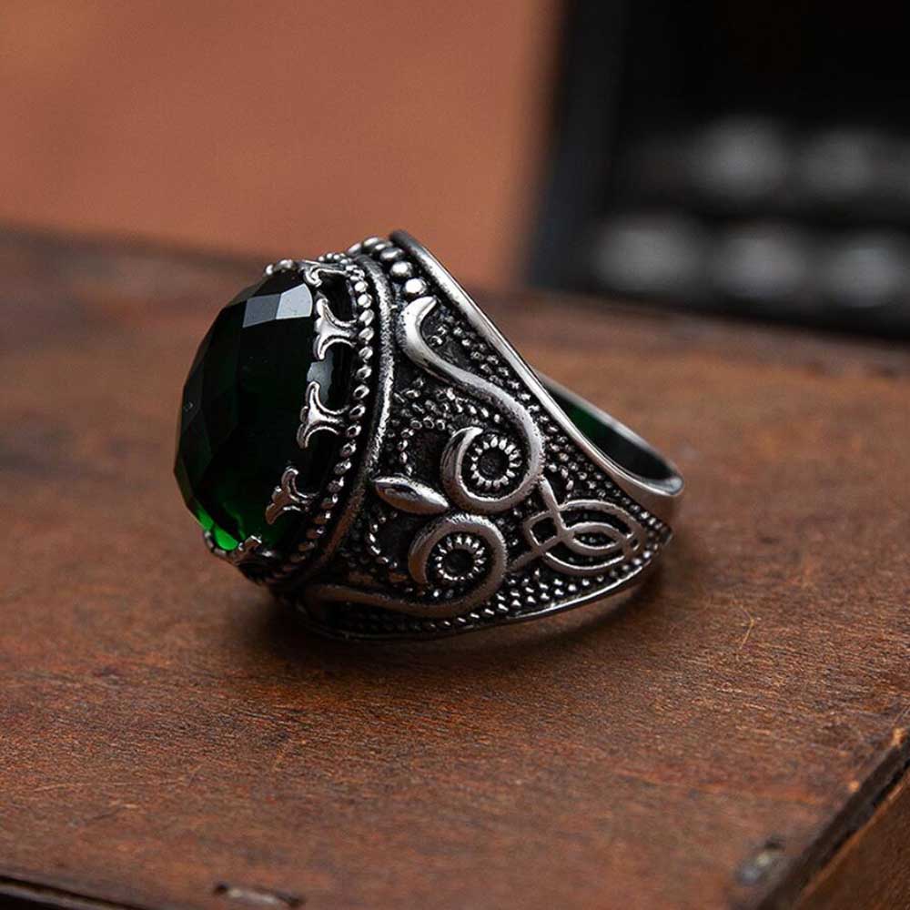 Cincin Pria Vintage Perak Emas Baja Titanium Zamrud Hijau Kristal Aksesoris Fashion Jari Ring