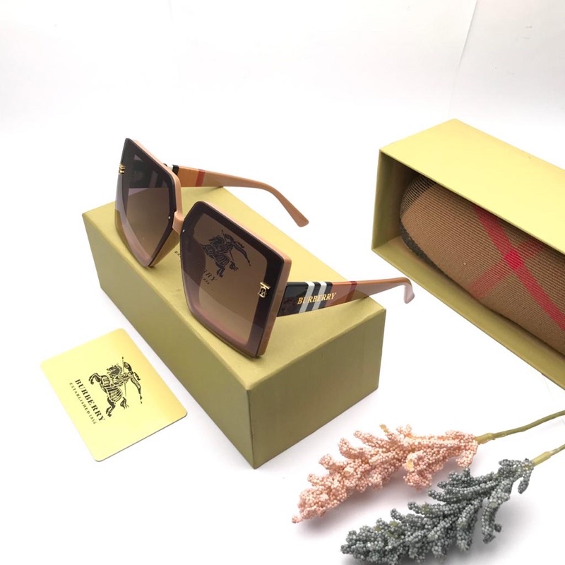 TERMURAH SE-SHOPEE Kacamata Fashion Kaca Mata Sunglass Wanita BURBRY 1447