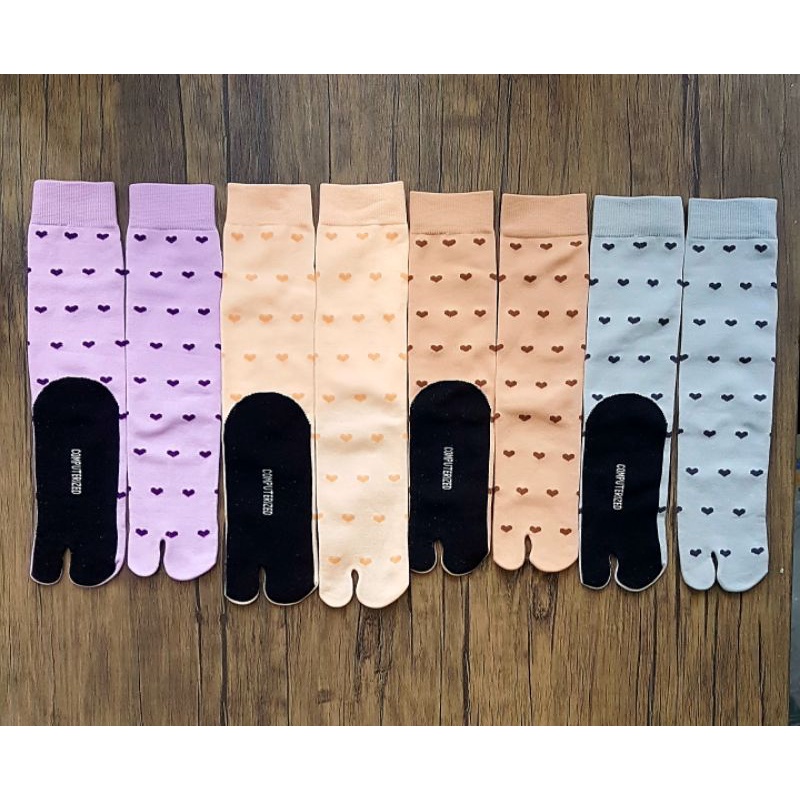 KAOS KAKI JARI JEMPOL NILON WANITA MUSLIMAH MOTIF LOVE/HATI DEWASA TELAPAK HITAM-4