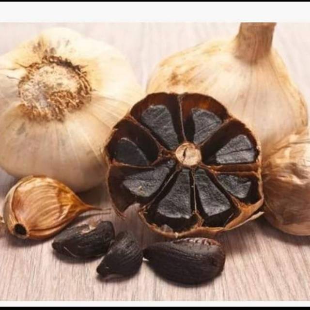 

Bawang putih hitam / black garlic