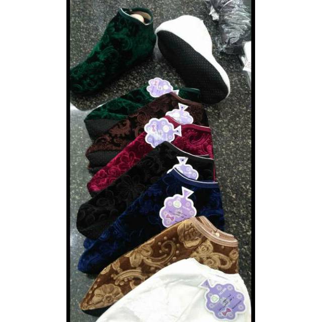 Sepatu tawaf / Kaos kaki tawaf