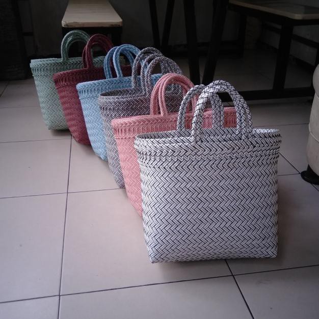 Terbaru TAS ANYAMAN PLASTIK PREMIUM TALI PENDEK - Merah Muda, M