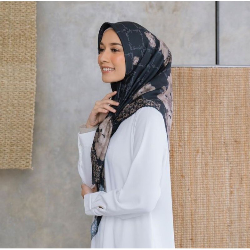Em3 Scarf, GROSIR HIJAB SEGIEMPAT VOAL PREMIUM MOTIF TERLARIS INJI BIG FLOWER LASERCUT-2
